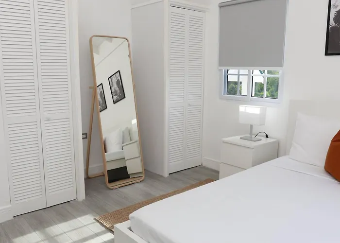 Eshae Living - 1 Bedroom With Breakfast & Private Pool * Ocho Ríos