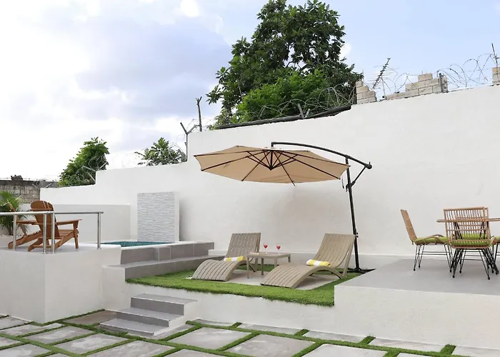 Eshae Living - 1 Bedroom With Breakfast & Private Pool * Ocho Ríos