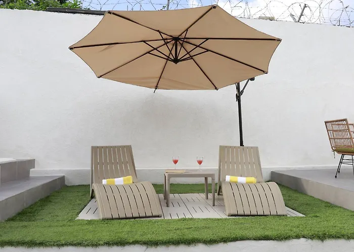 Eshae Living - 1 Bedroom With Breakfast & Private Pool *